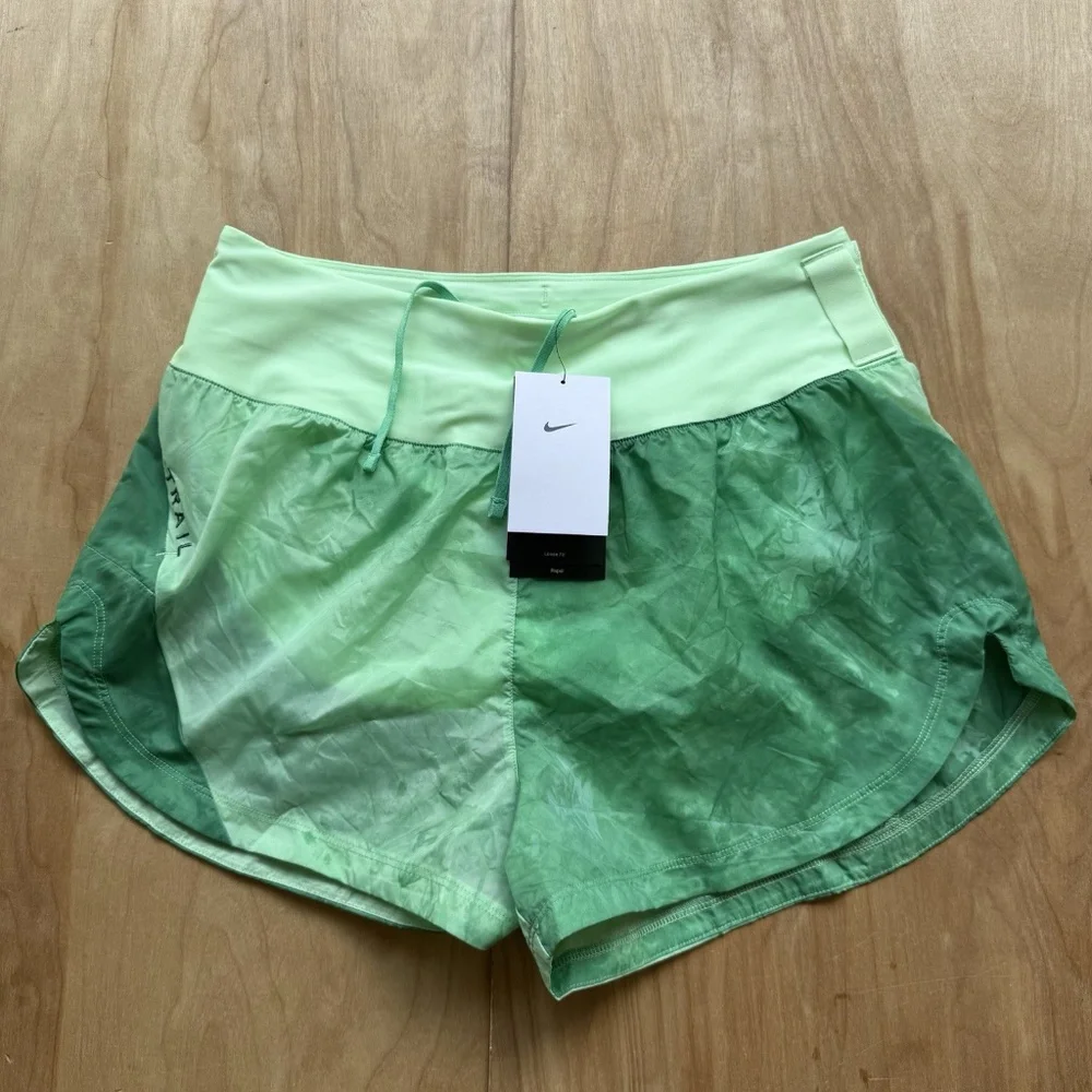 Nike Women's Trail Repel Running Shorts - Picture 2 of 4